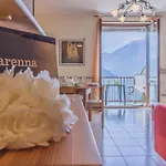 Patrizia's House Апартаменты Варенна